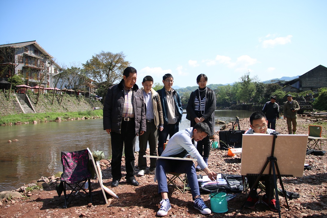 牵挂学子 实地探望—影传学院领导老师一行看望洪雅柳江写生师生